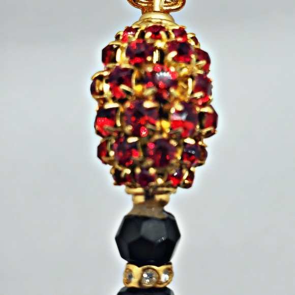 Authentic Carolina Herrera pin watch - Picture 3 of 6